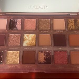HUDA BEAUTY Pink and Gold Eyeshadow Palette 18 Shades